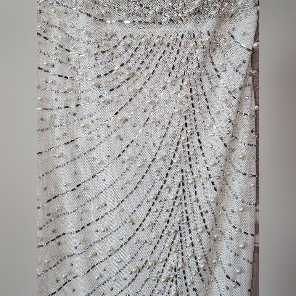 NWT Windsor Formal White Gown Dress W/ Rhinestones & Pearls Size M - Picture 6 of 9